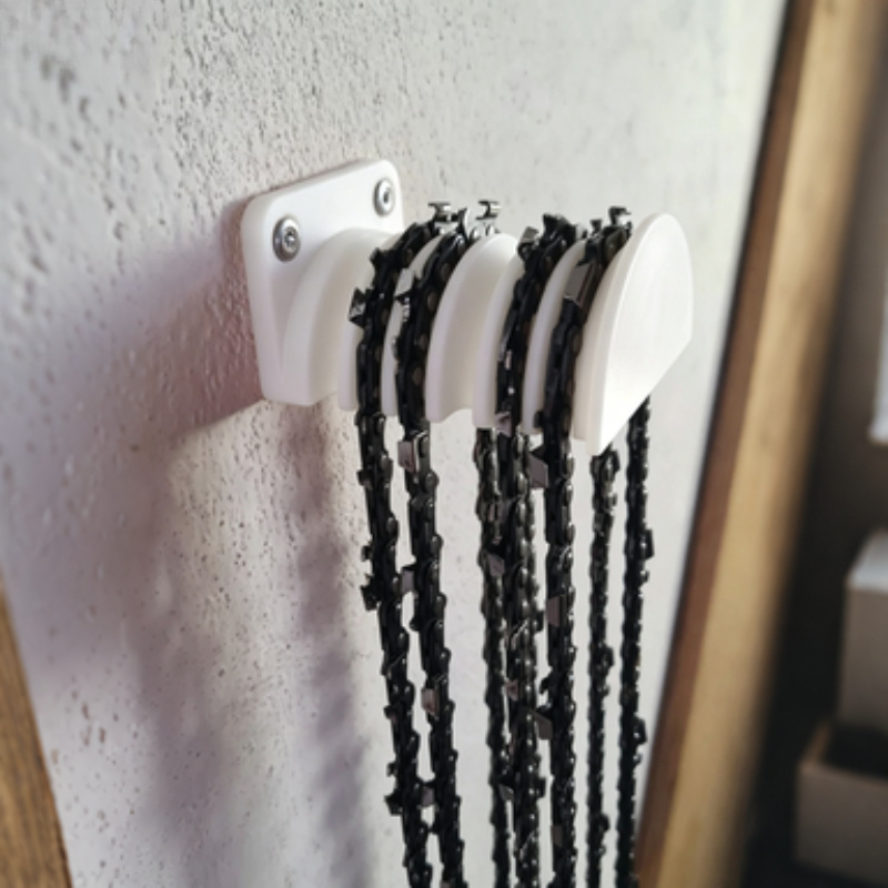 Workshop Tools Hanging - 壁掛け式チェーンソー・チェーン収納ホルダー 多スロット設計でチェーンソー・ソーチェーンを吊り下げ可能 ガレージ・作業場用壁掛け工具収納ラック